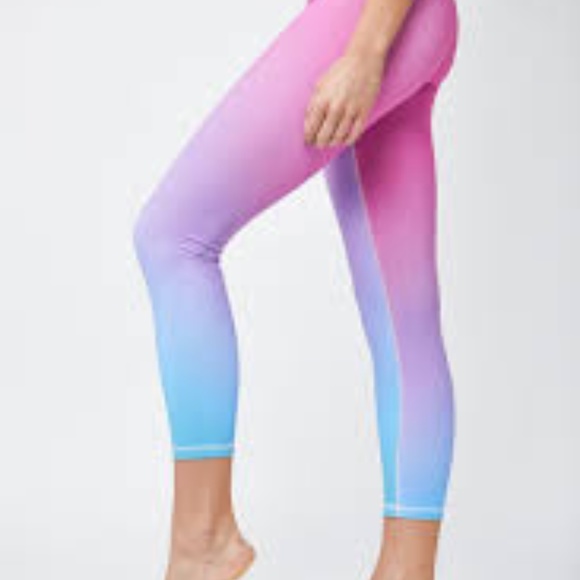 NWT Signature High Waisted Crop Leggings - Picture 3 of 7